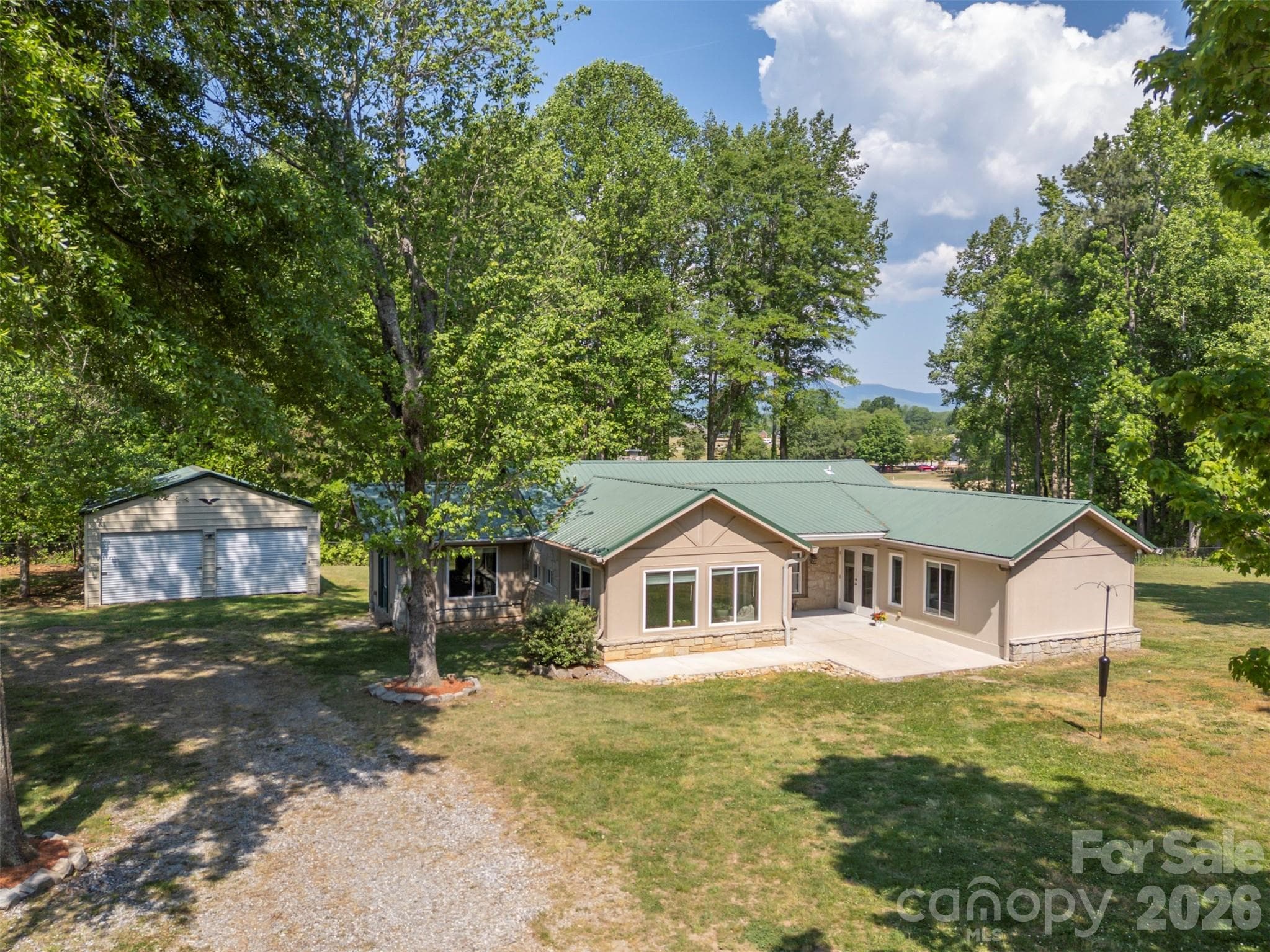 183-185 Rubin Thorne Road, Campobello, SC